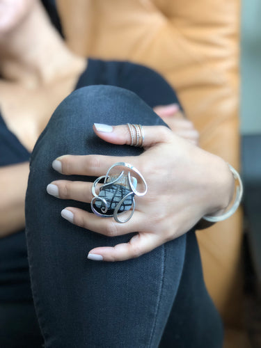 PICASSO WAVE RING