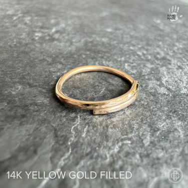 14K Yellow Gold-Filled Adjustable Overlap BIG Toe Ring. Slightly hammered to give texture and style.