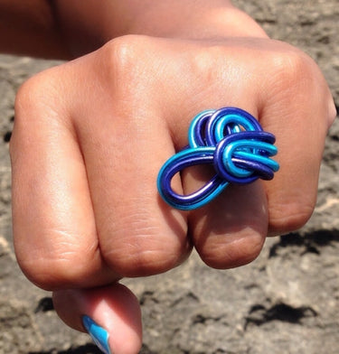 OCEAN BLUE mini Curve Ring